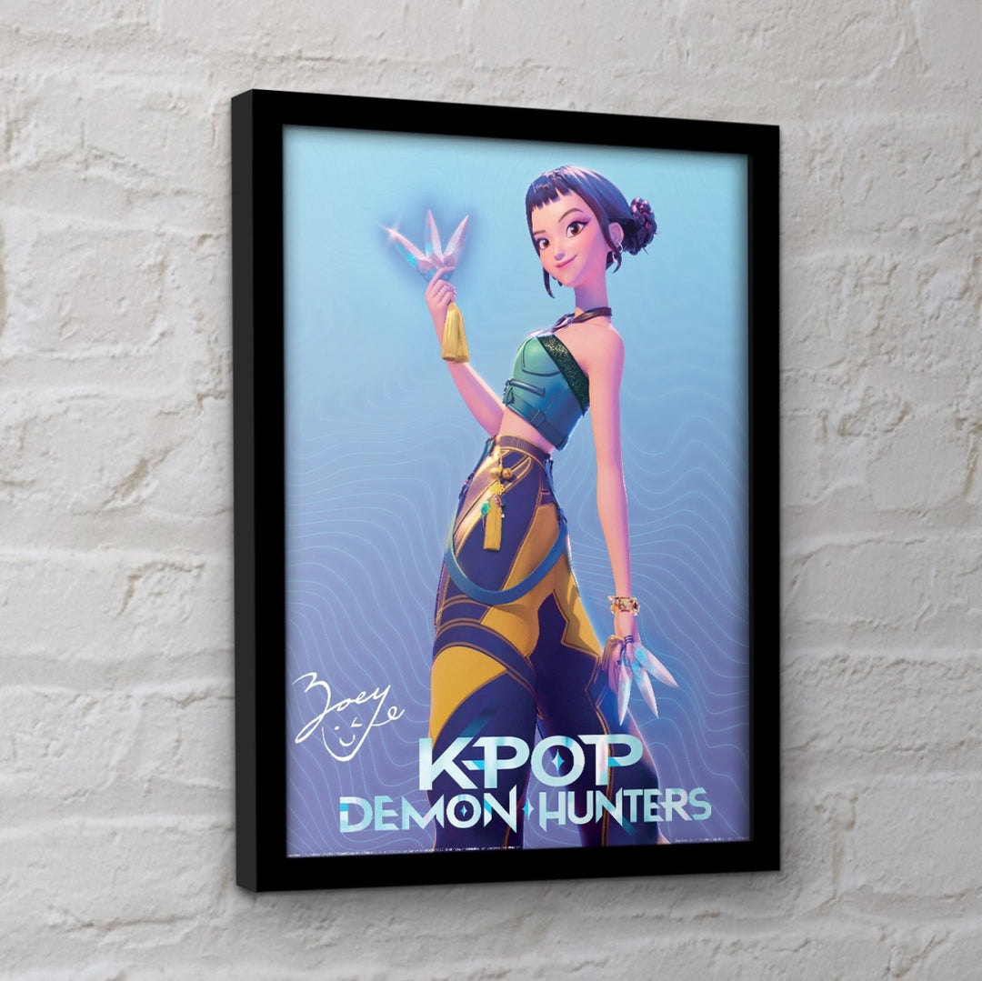K - POP Demon Hunters Innrammet Bilde 30 x 40 cm Zoey - Supernerds